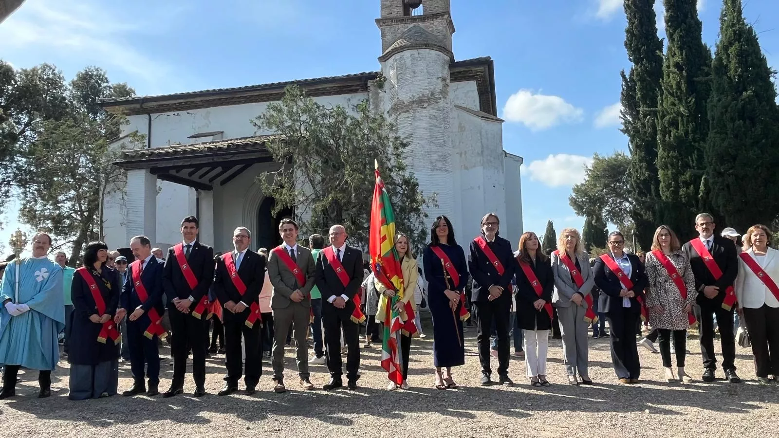 Celebración de la misa en la ermita en el Día de San Jorge. Foto Mercedes Manterola