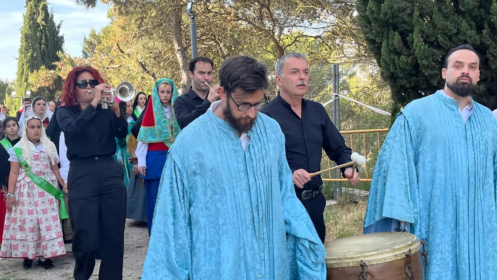 Celebración de la misa en la ermita en el Día de San Jorge. Foto Mercedes Manterola