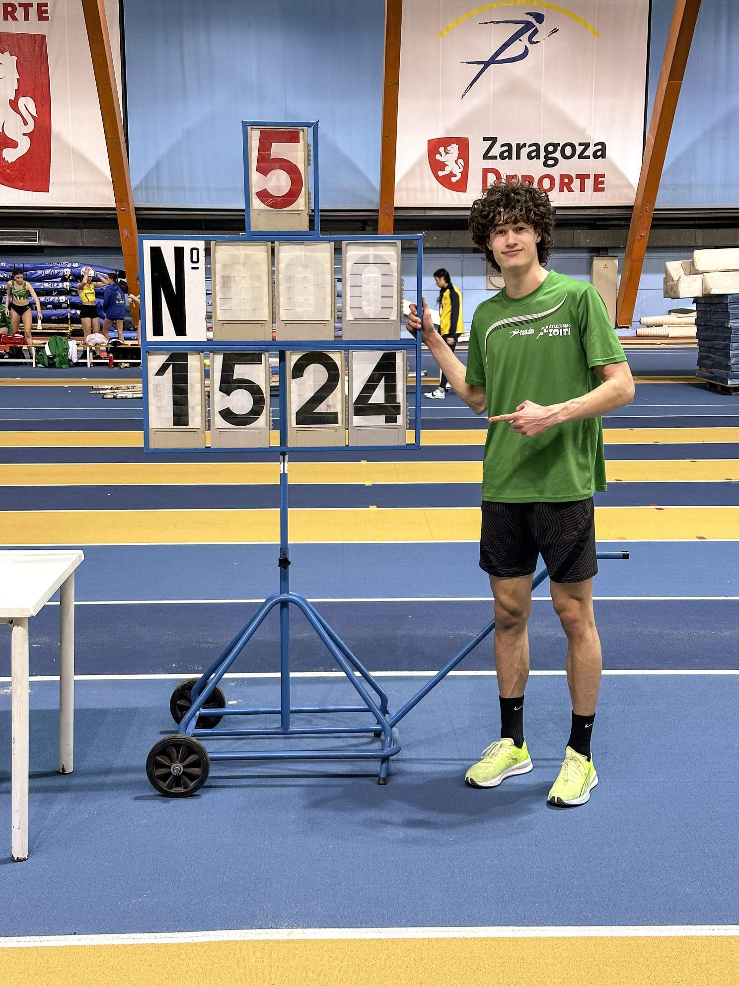 Raúl Martín con la marca que logró en triple salto.