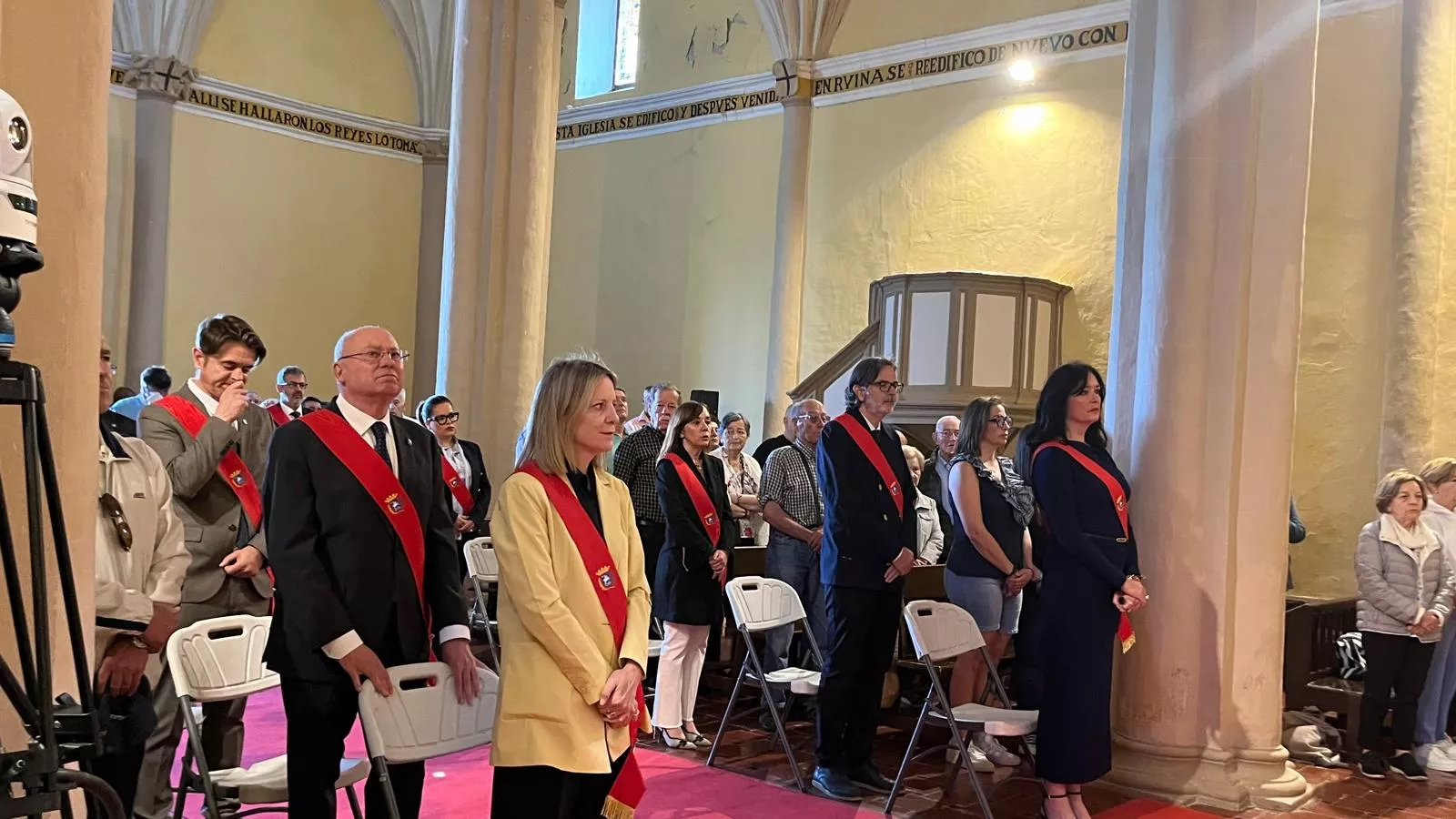 Celebración de la misa en la ermita en el Día de San Jorge. Foto Mercedes Manterola