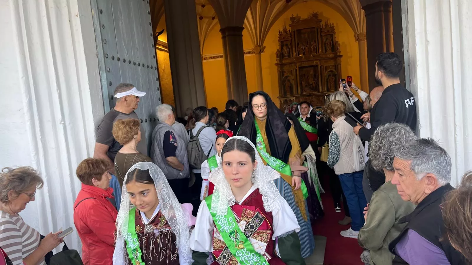 Celebración de la misa en la ermita en el Día de San Jorge. Foto Mercedes Manterola