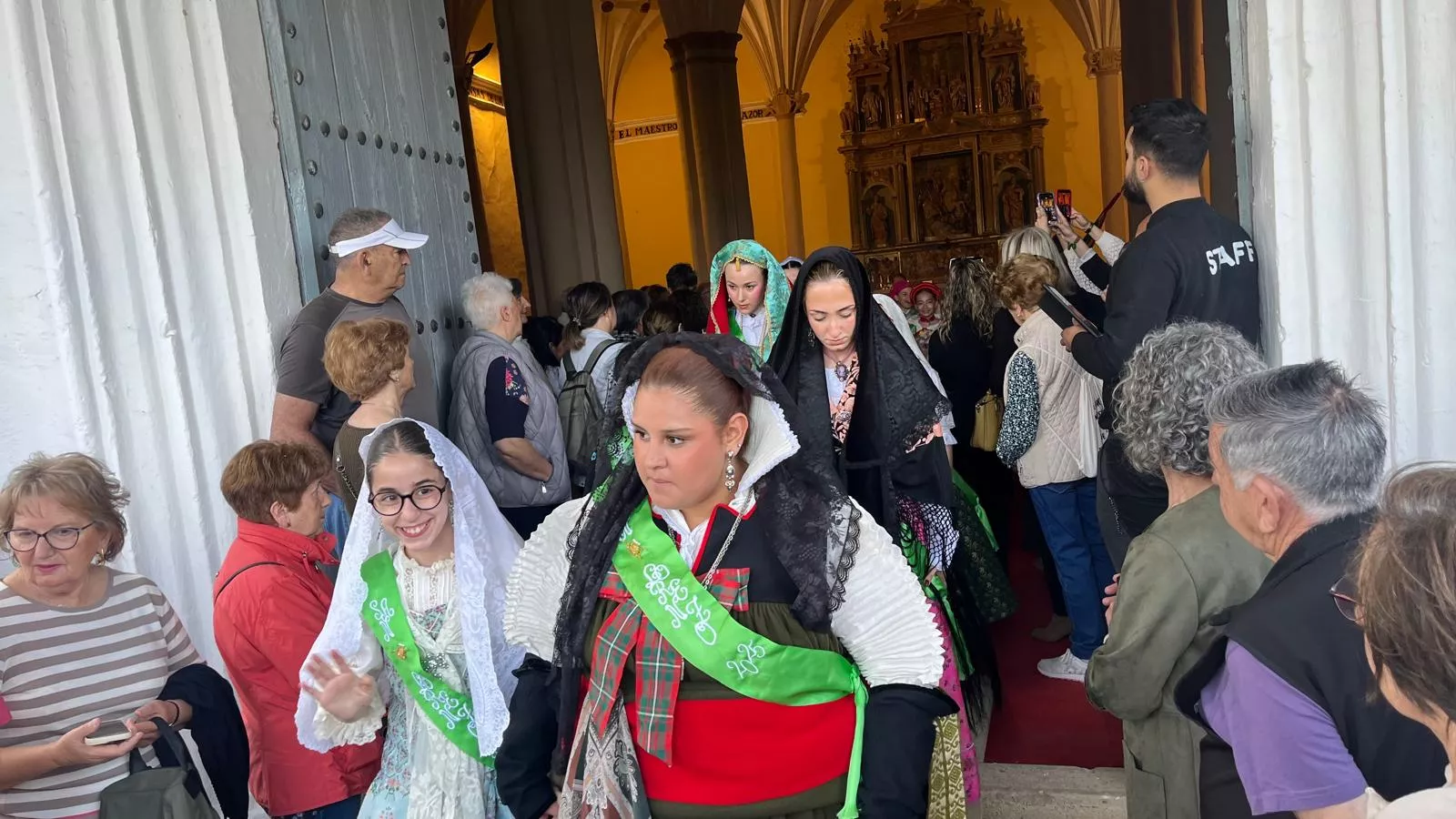 Celebración de la misa en la ermita en el Día de San Jorge. Foto Mercedes Manterola
