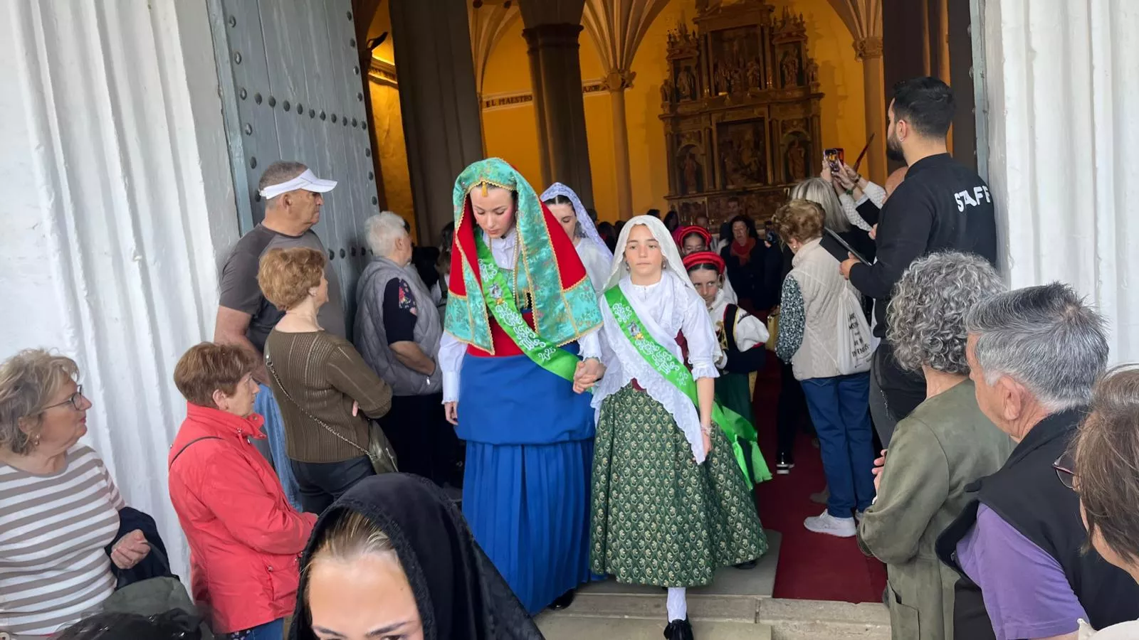 Celebración de la misa en la ermita en el Día de San Jorge. Foto Mercedes Manterola