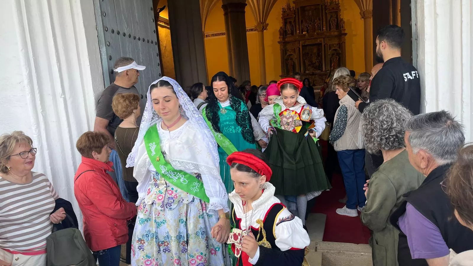 Celebración de la misa en la ermita en el Día de San Jorge. Foto Mercedes Manterola