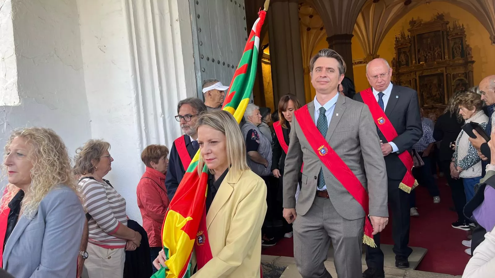 Celebración de la misa en la ermita en el Día de San Jorge. Foto Mercedes Manterola