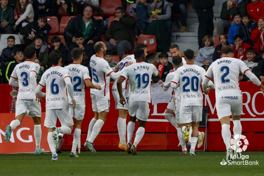 Imágenes del partido Sporting-Huesca. Foto La Liga