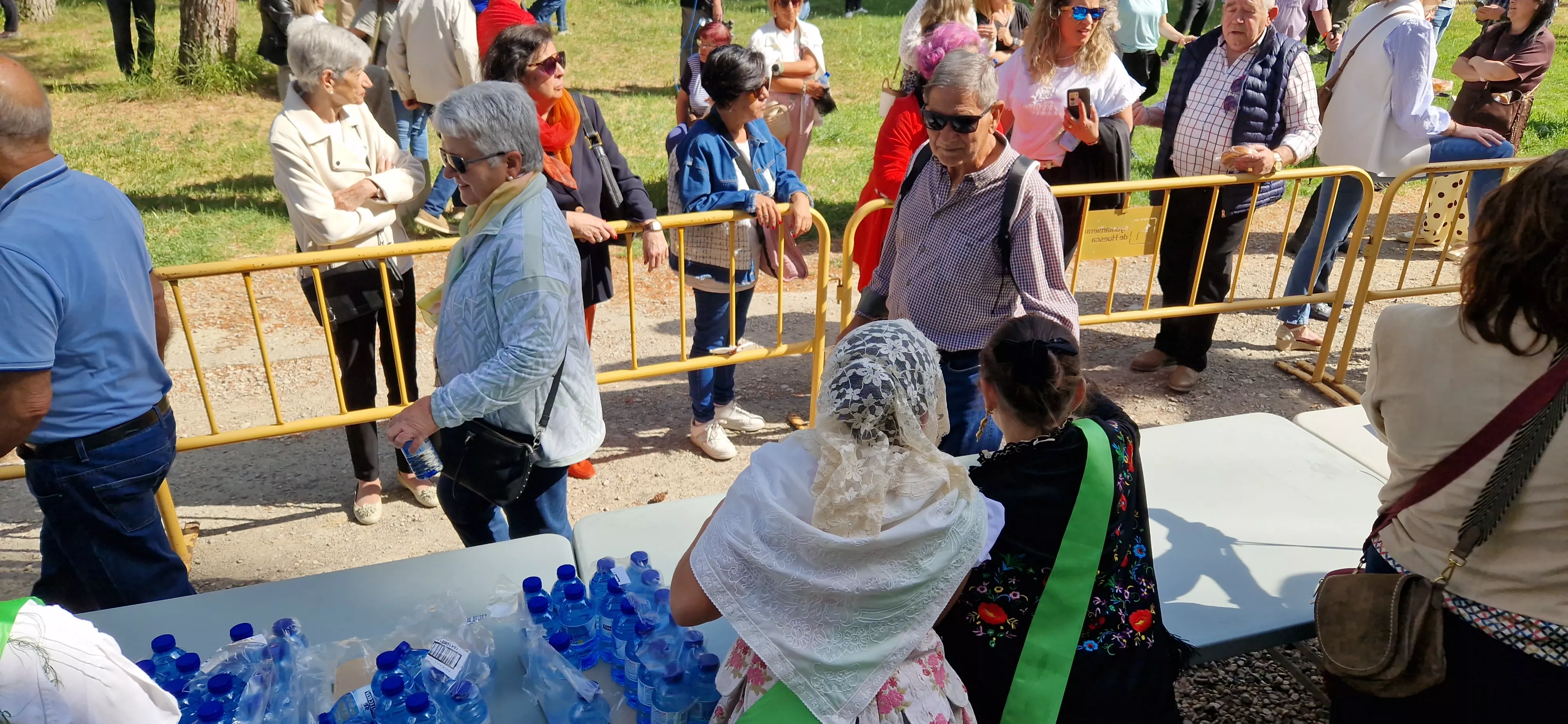 Celebración en Huesca del Día de San Jorge en el cerro. Foto Myriam Martínez