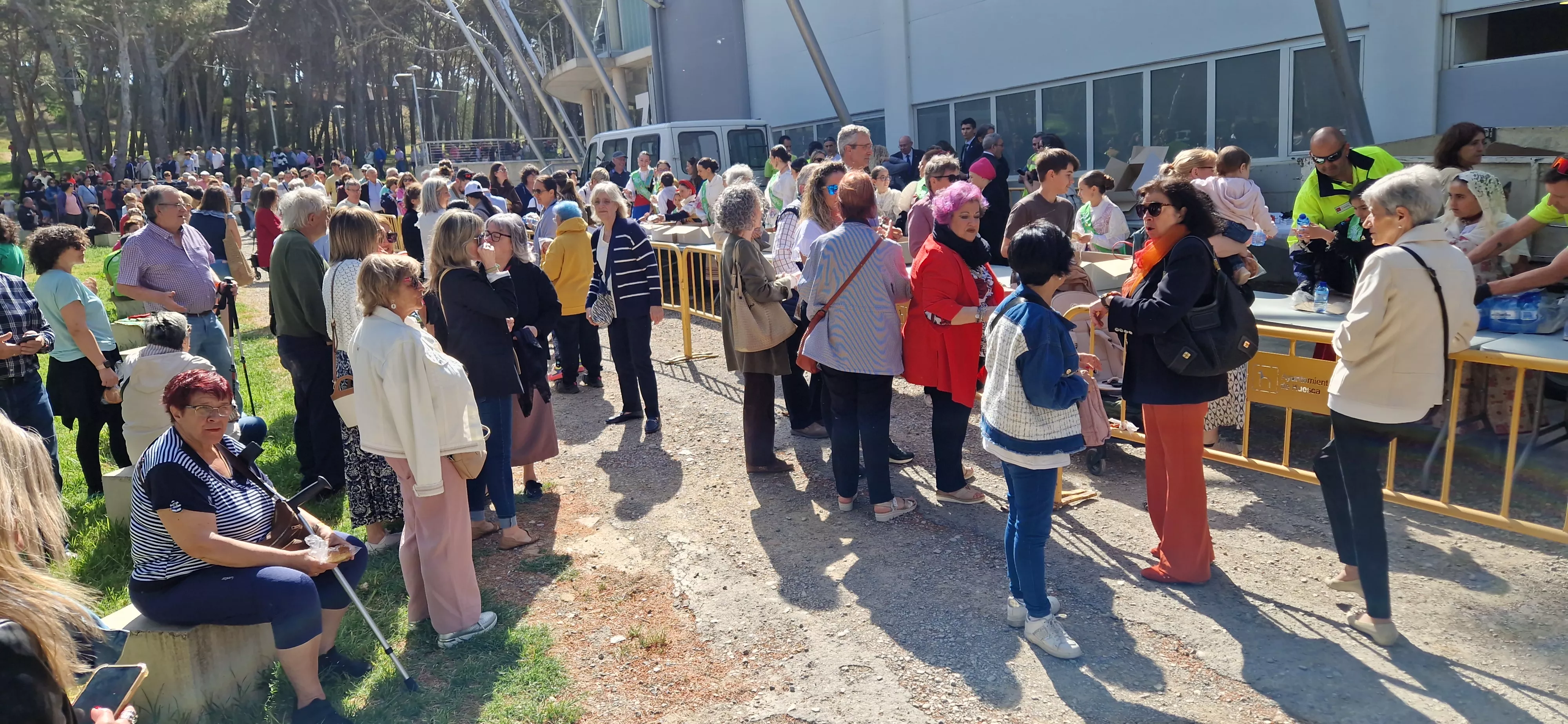 Celebración en Huesca del Día de San Jorge en el cerro. Foto Myriam Martínez