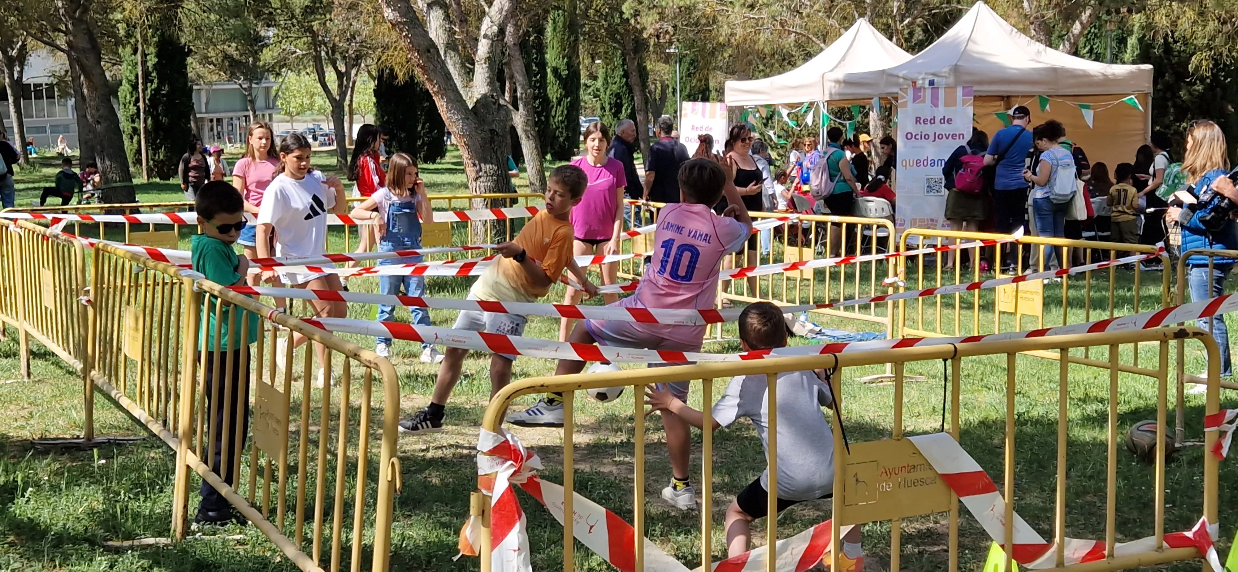 Celebración en Huesca del Día de San Jorge en el cerro. Foto Myriam Martínez