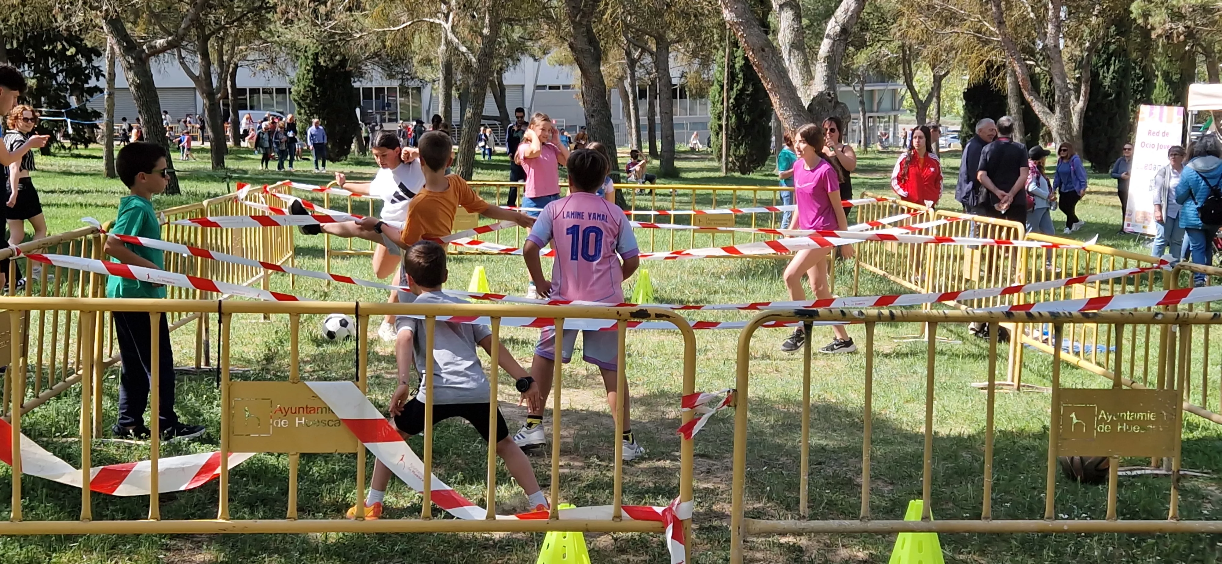 Celebración en Huesca del Día de San Jorge en el cerro. Foto Myriam Martínez