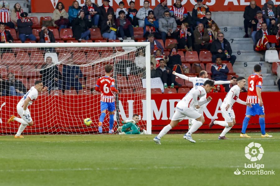 Imágenes del partido Sporting-Huesca. Foto La Liga