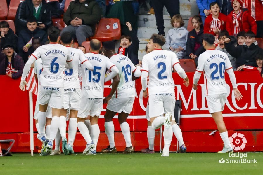 Imágenes del partido Sporting-Huesca. Foto La Liga