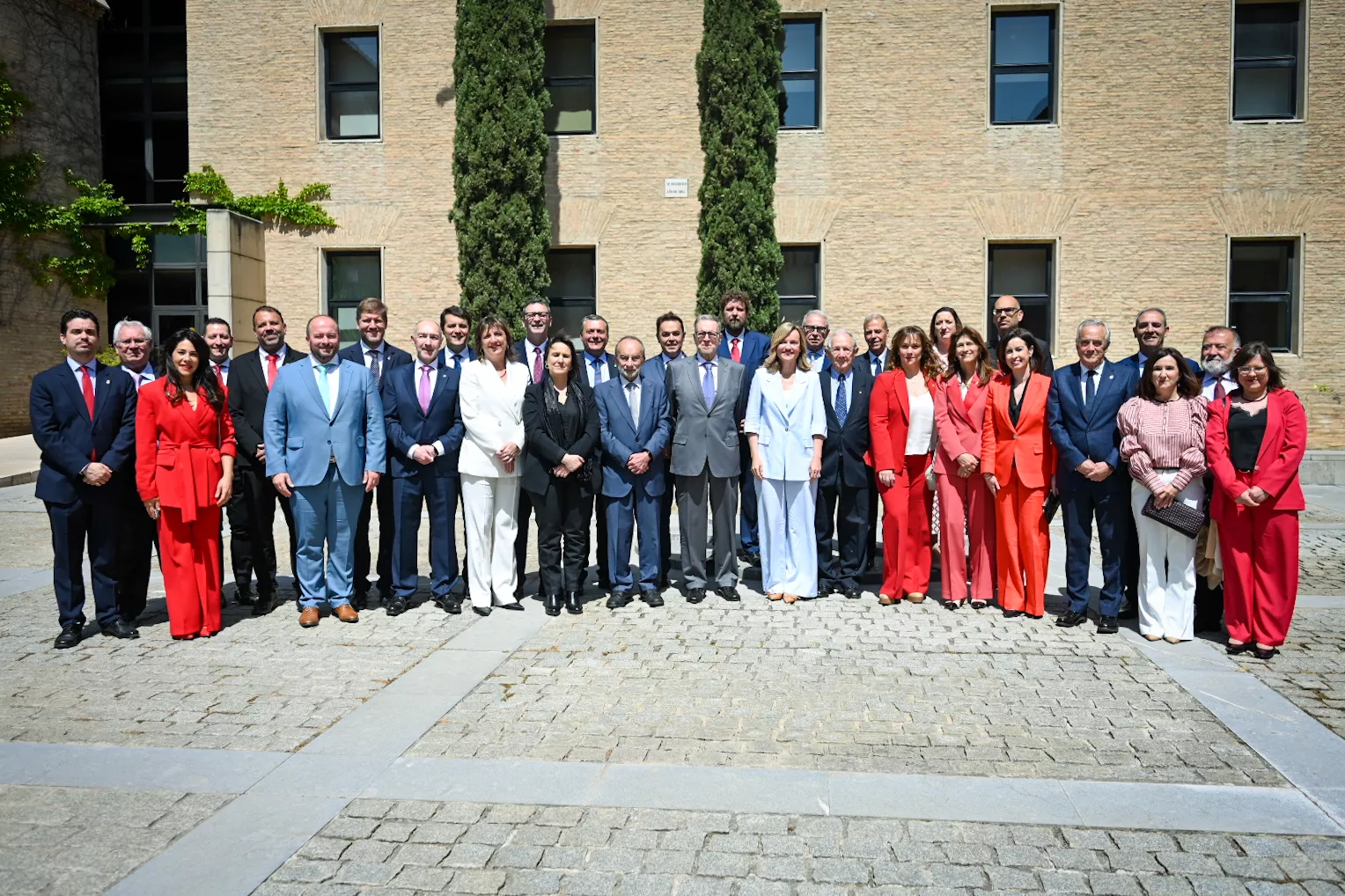 Foto de familia del PSOE de Aragón con Pilar Alegría