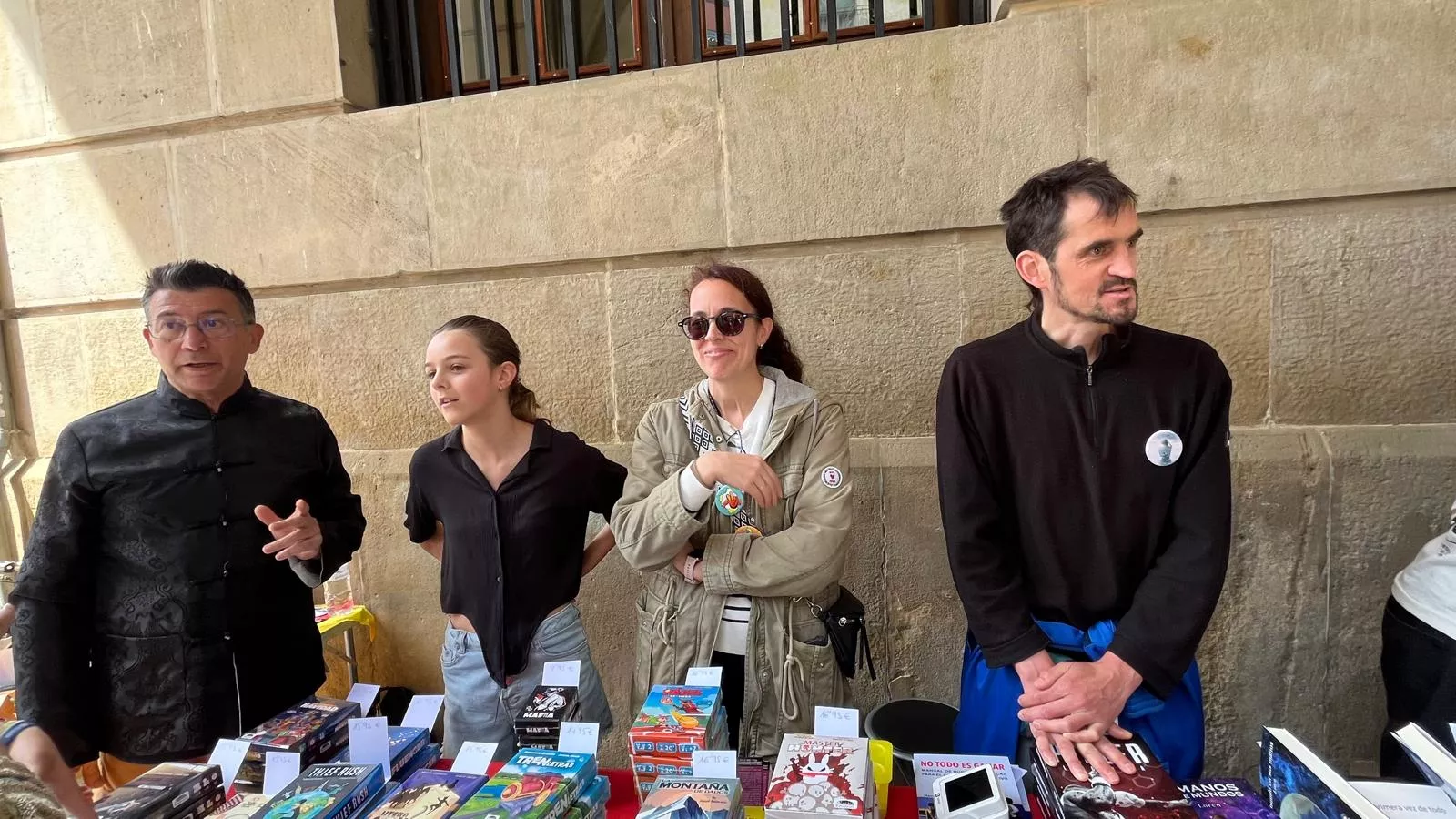 Celebración del Día del Libro en los Porches de Galicia de Huesca. Foto Mercedes Manterola