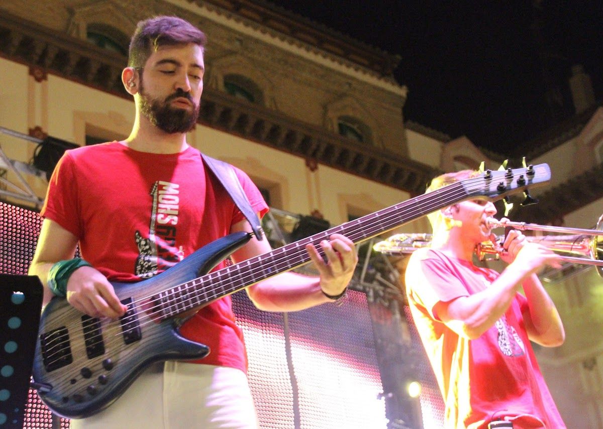 Orquesta Energy Show. Foto Carlos Neofato 