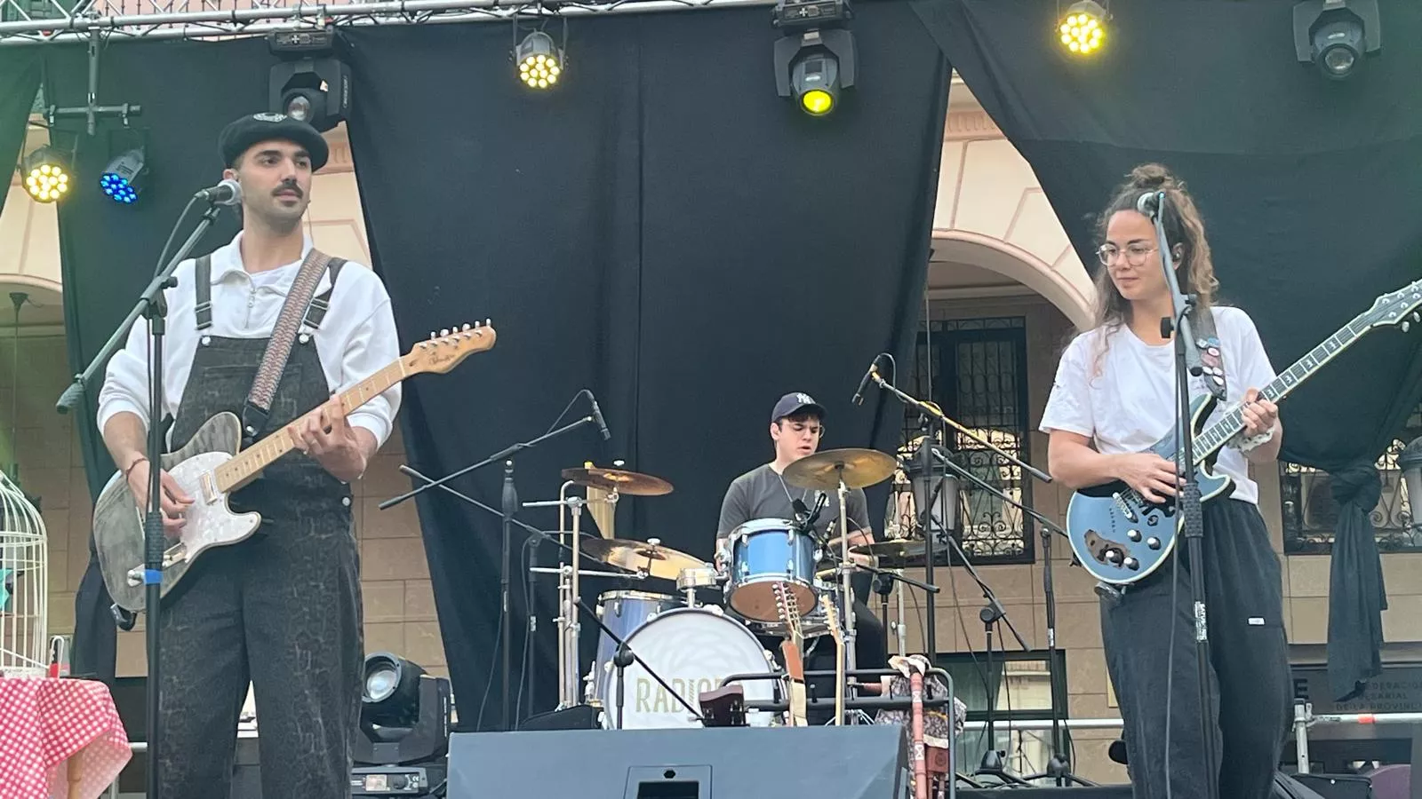 Actuación de Radices en San Jorge dentro del programa  “Luenga de Fumo”. Foto Mercedes Manterola