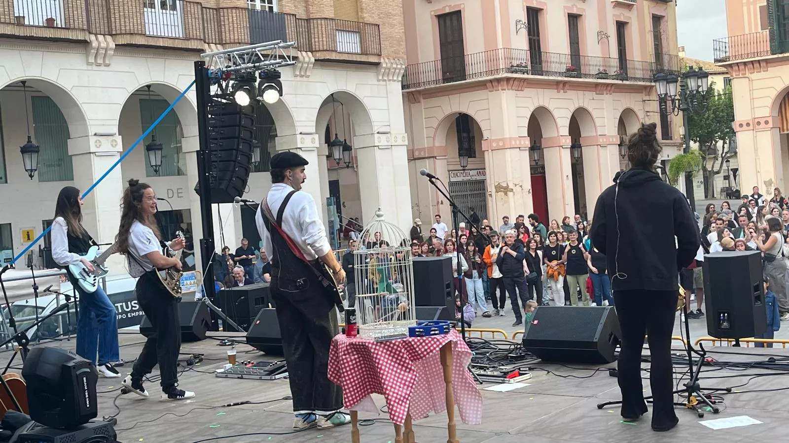 Actuación de Radices en San Jorge dentro del programa  “Luenga de Fumo”. Foto Mercedes Manterola