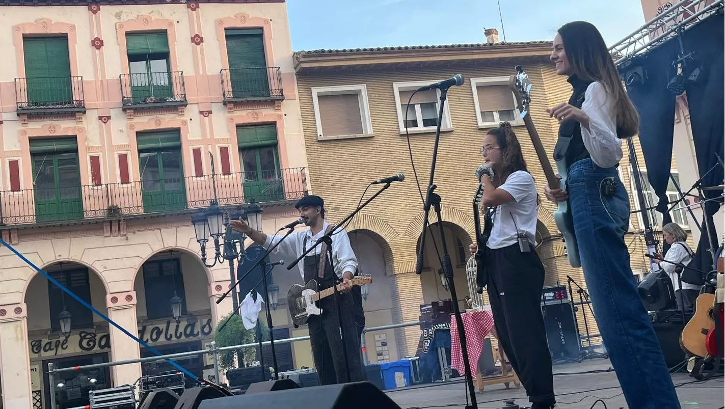 Actuación de Radices en San Jorge dentro del programa  “Luenga de Fumo”. Foto Mercedes Manterola