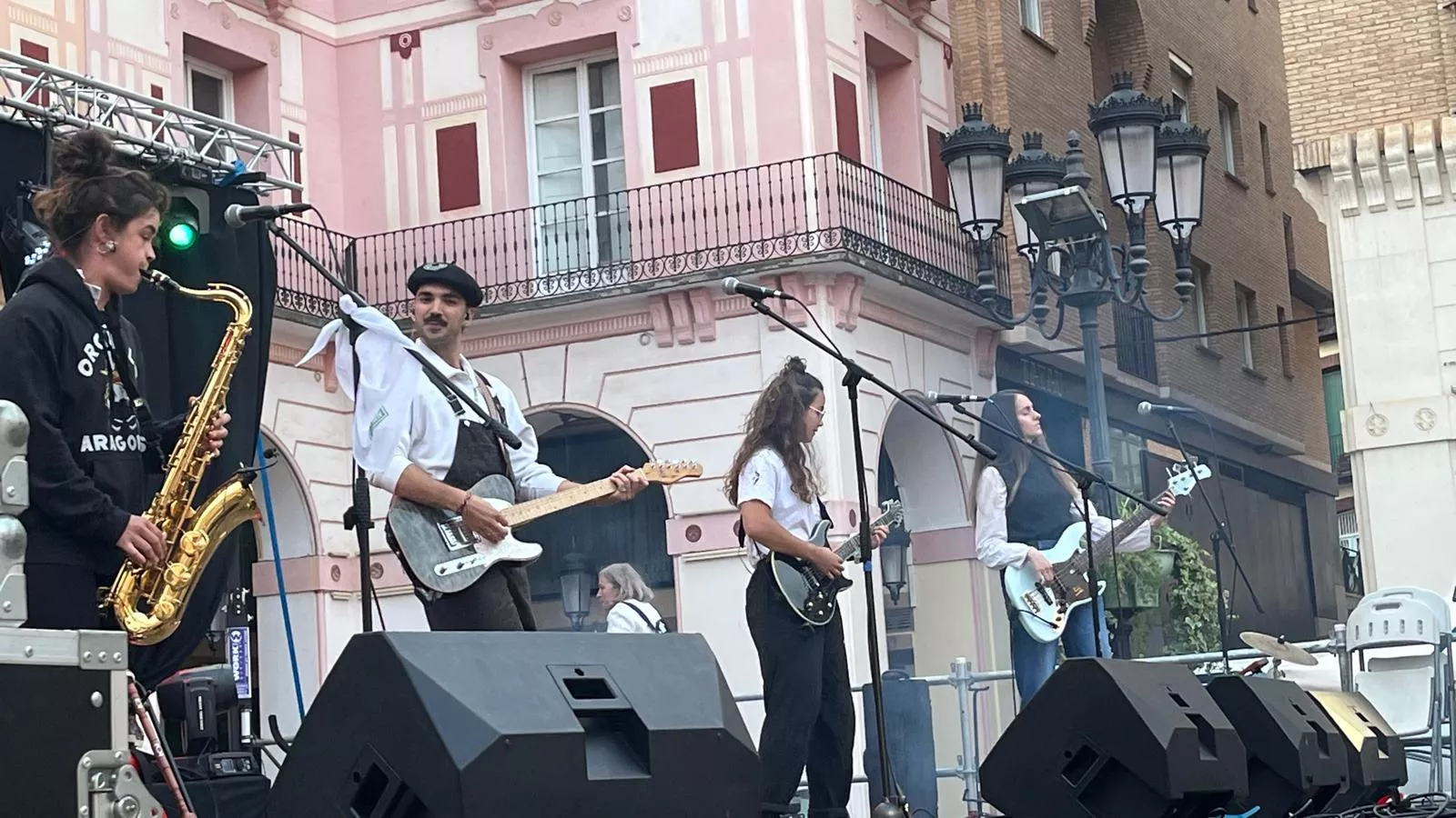Actuación de Radices en San Jorge dentro del programa  “Luenga de Fumo”. Foto Mercedes Manterola