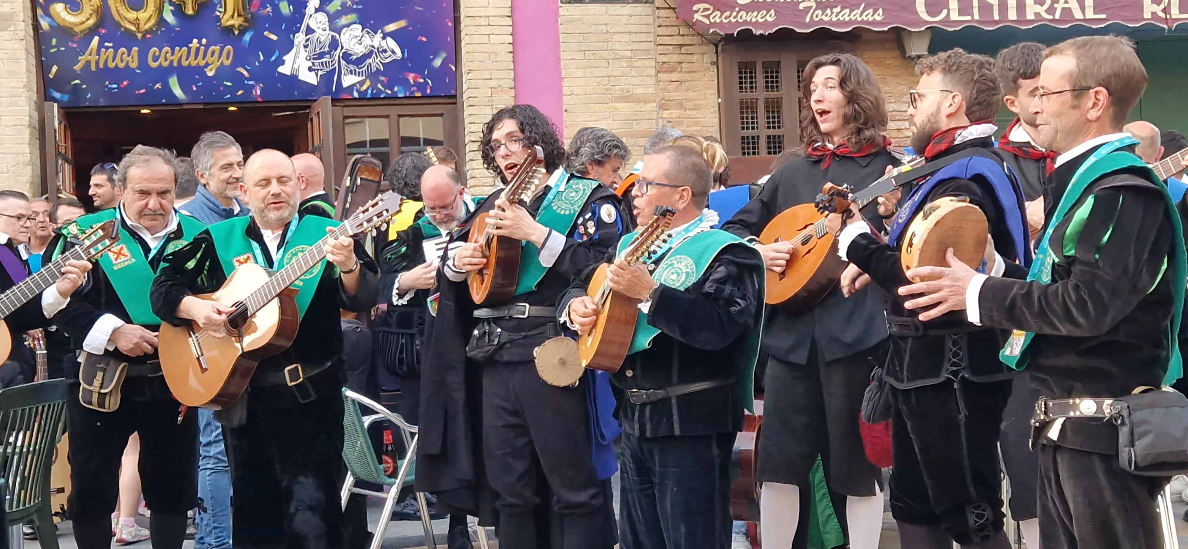  IV Encuentro de Tunas de Aragón en Huesca. Foto Myriam Martínez