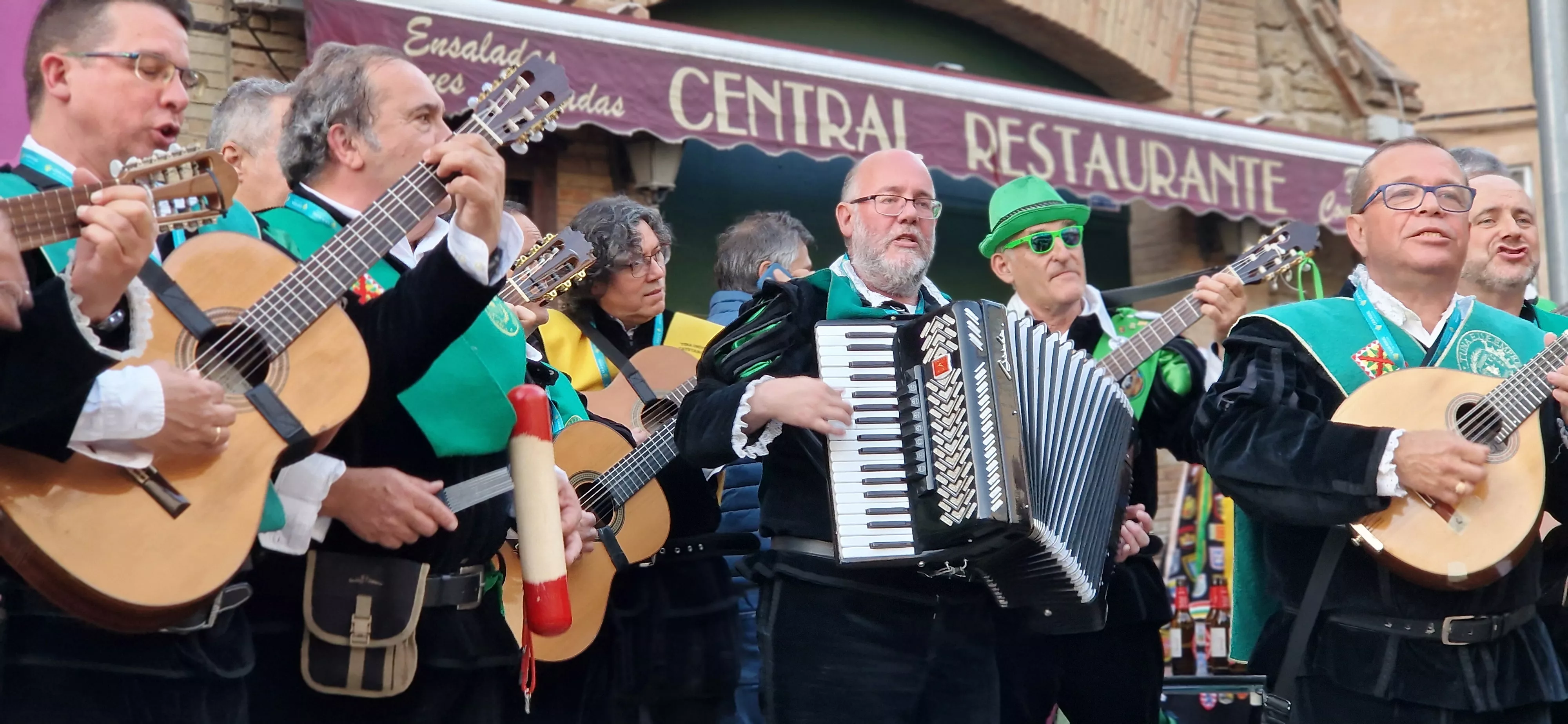  IV Encuentro de Tunas de Aragón en Huesca. Foto Myriam Martínez