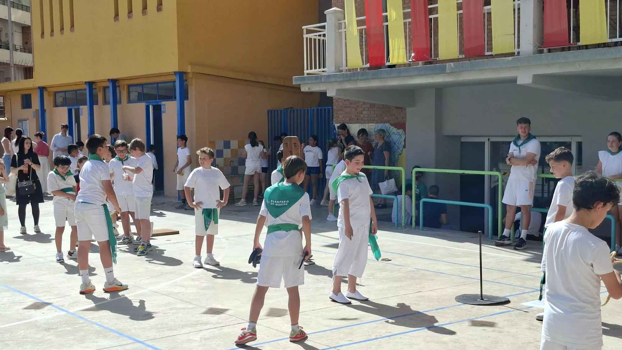 Los alumnos del centro participaron activamente en la jornada.