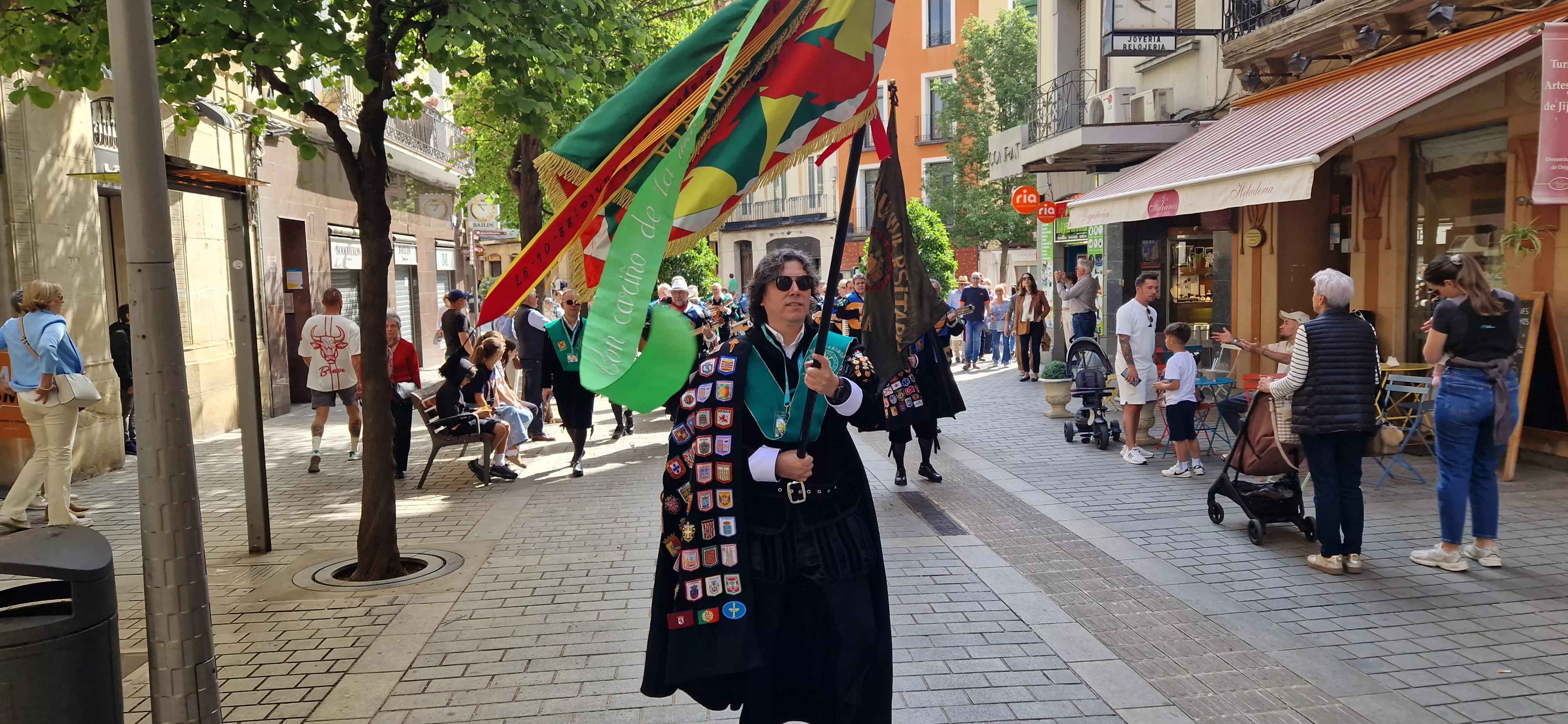Pasacalles de los tunos. Foto Myriam Martínez