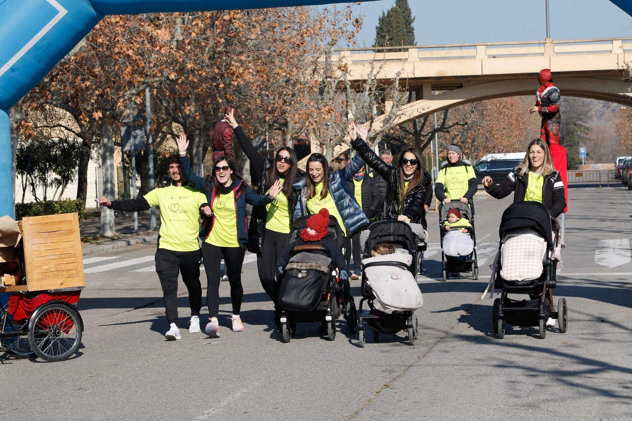 Imágenes de la X Carrera por la vida celebrada en Fraga. Foto AECC Bajo Cinca 