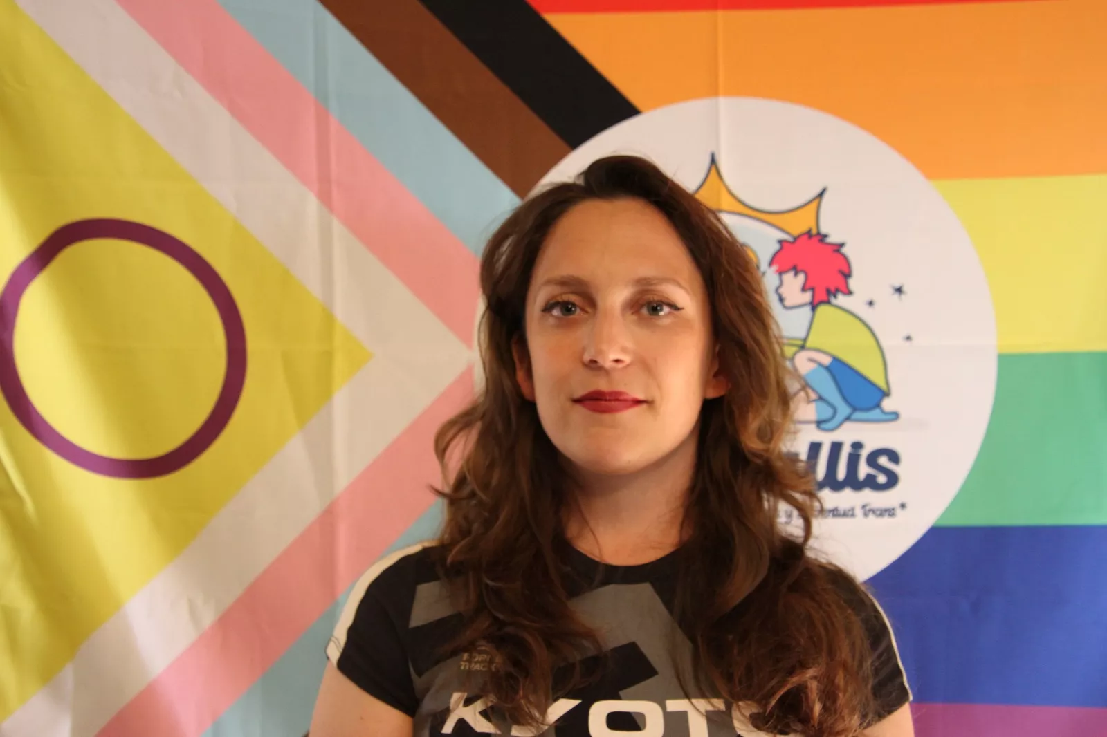 Mireia Martí impartiendo una charla en Huesca sobre intersexualidades. Foto Carlos Neofato