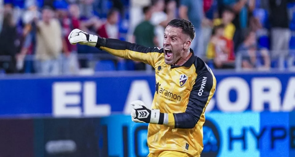 Dani Jiménez celebra un gol en El Alcoraz. Foto: SD Huesca