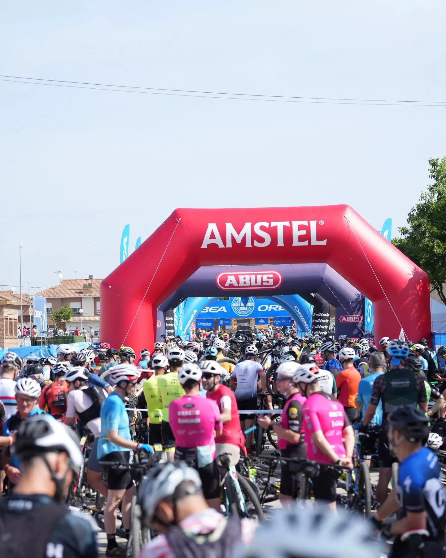 Salida de la Orbea Monegros, con la Guardia Civil en todos los detalles