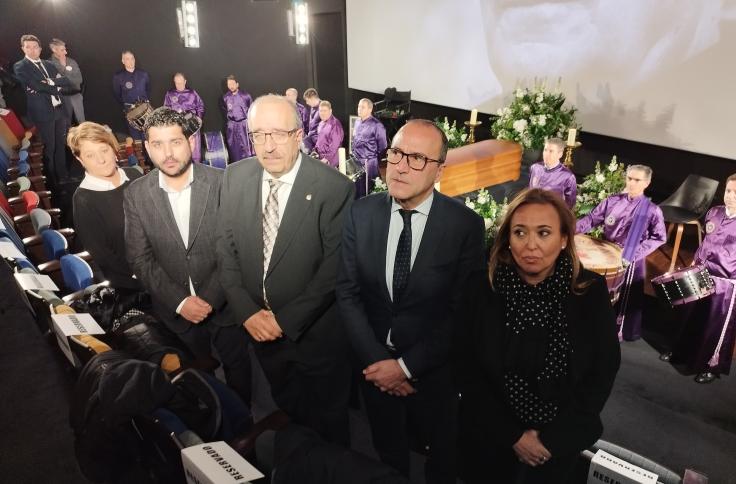 Mayte Pérez, Felipe Faci, Manuel Rando, Diego Piñeiro, Coca López Juderías, en la Capilla ardiente de Carlos Saura. Foto Gobierno de Aragón