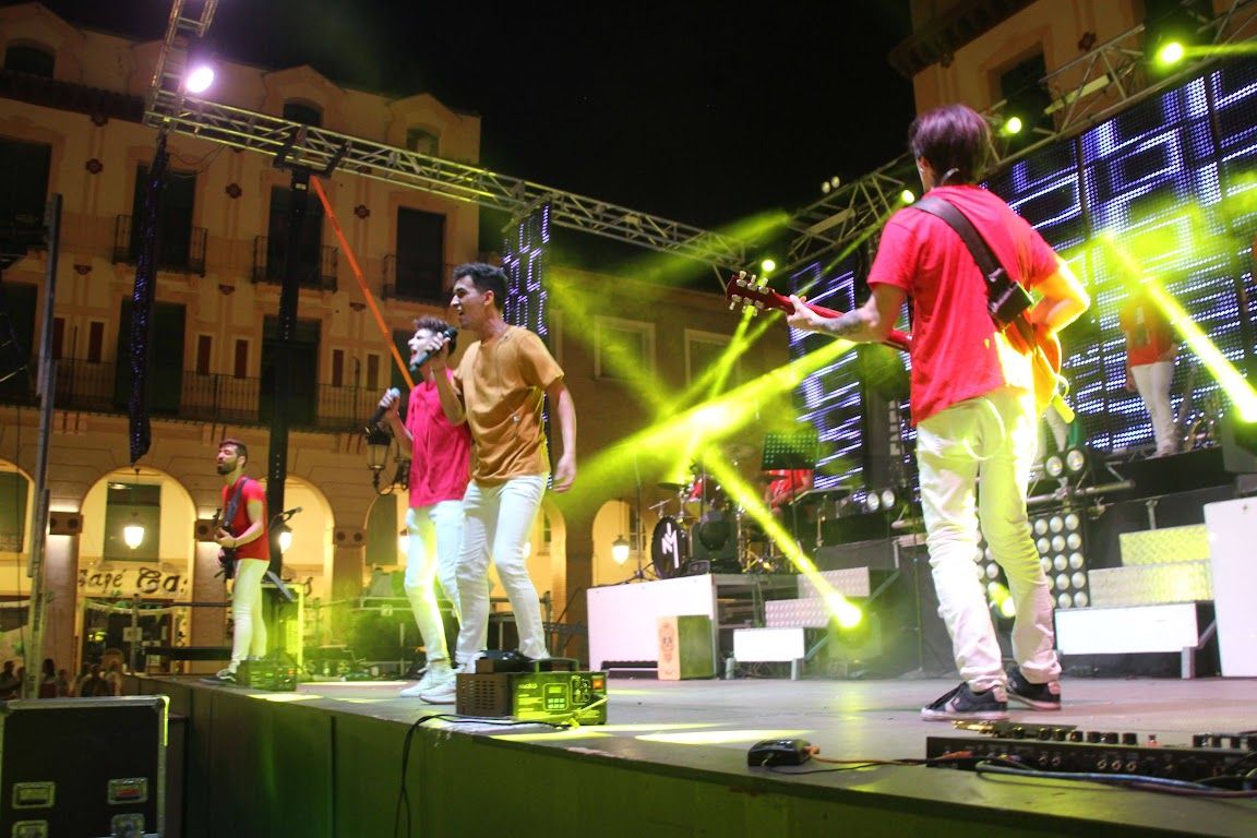 Orquesta Energy Show. Foto Carlos Neofato