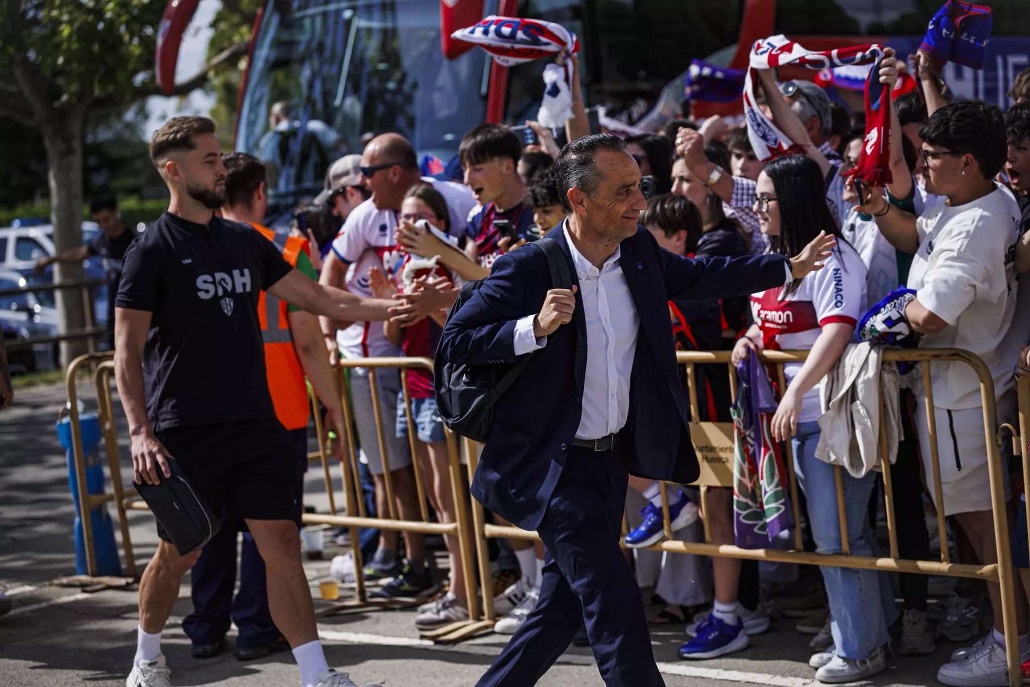 Oltra llega a El Alcoraz.