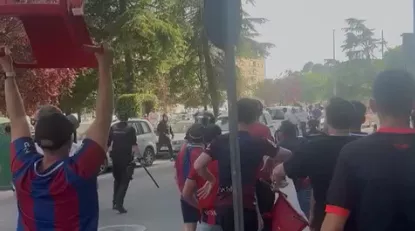 Tensión entre aficionados con cargas policiales antes del derbi aragonés