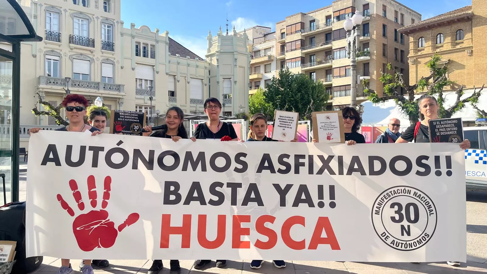 Autónomos alzan la voz en Huesca contra la subida de cuotas. Foto Mercedes Manterola