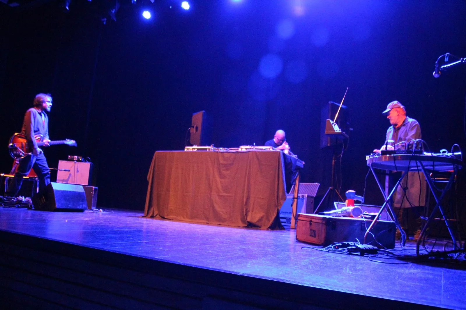 Concierto de Pablo Rega, junto a Fatfish y Justo Bagüeste. Foto Carlos Neofato