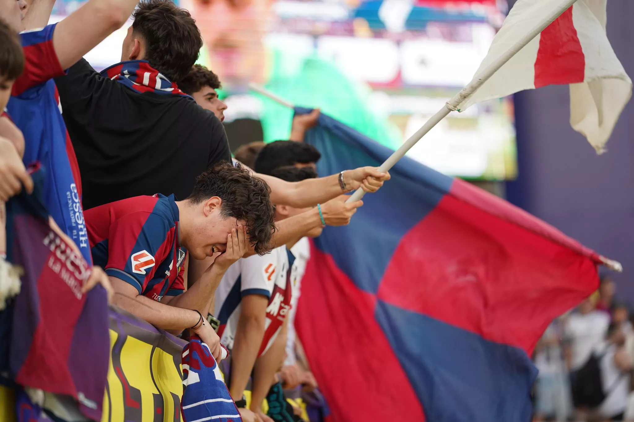 Aficionados del Huesca. Foto: Dani Vidal
