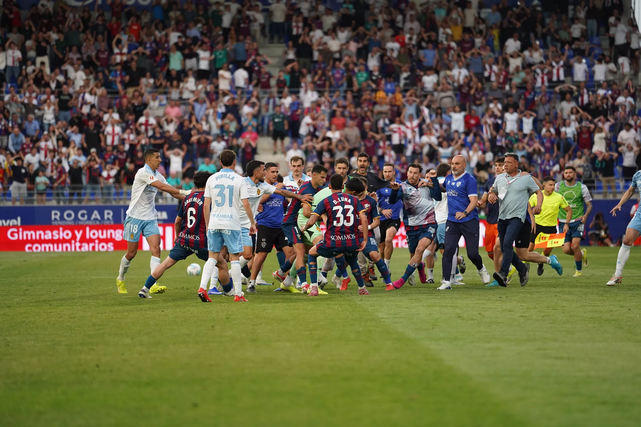 Tangana durante el partido. Foto: Dani Vidal @fotomaniafut