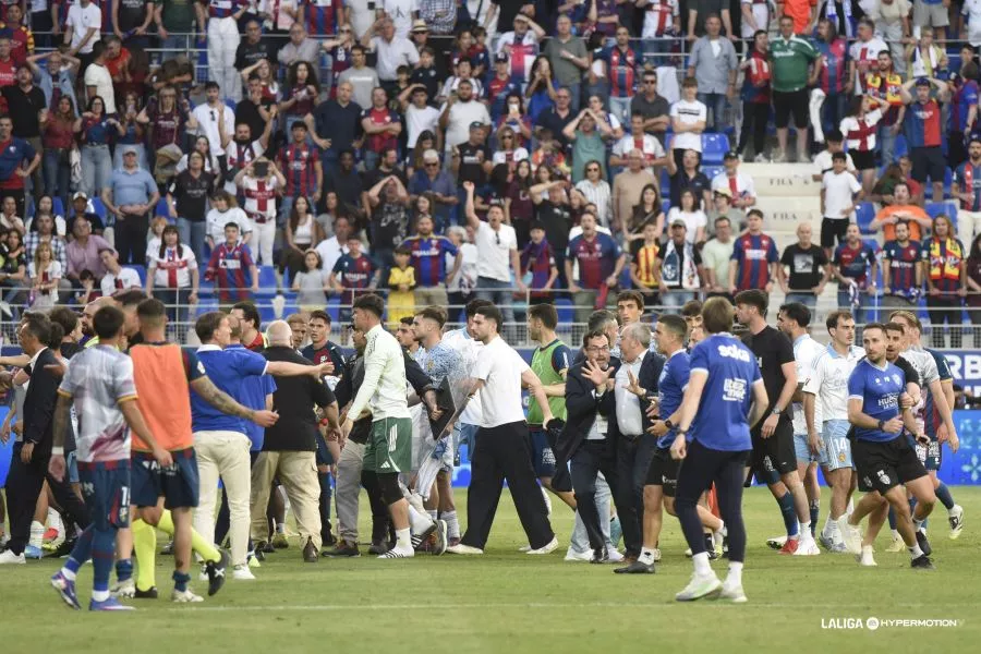 La tangana universal que ha acabado con la expulsión de Dani Jiménez