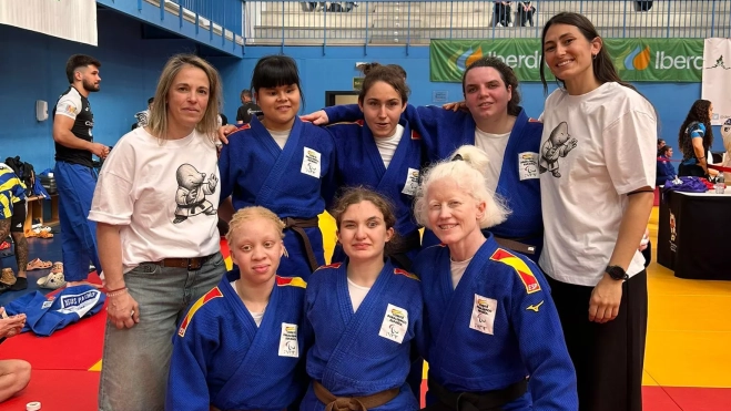 Judocas paralímpicos en la Liga.