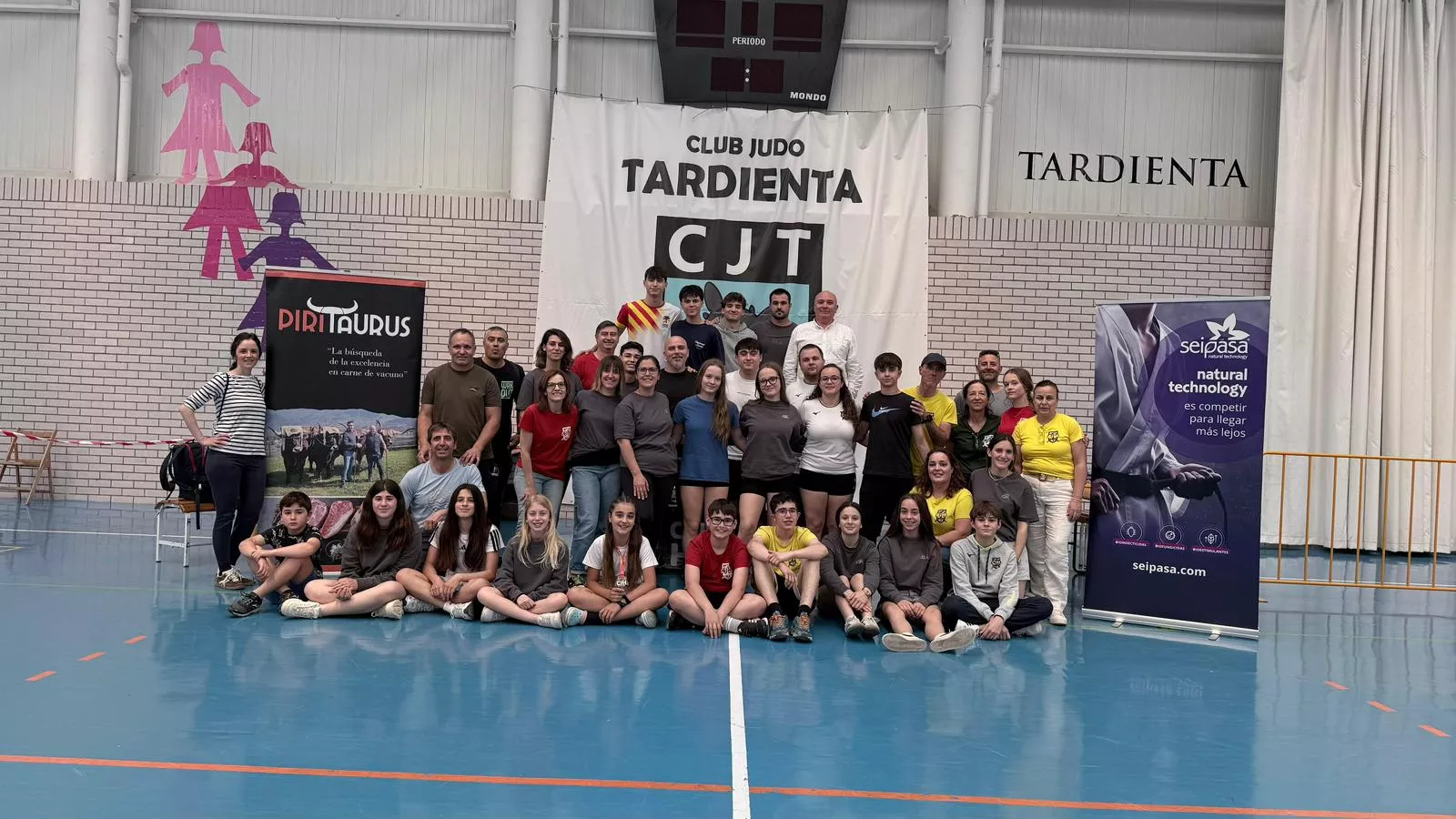 El Club Judo Huesca organizó el encuentro de Tardienta.