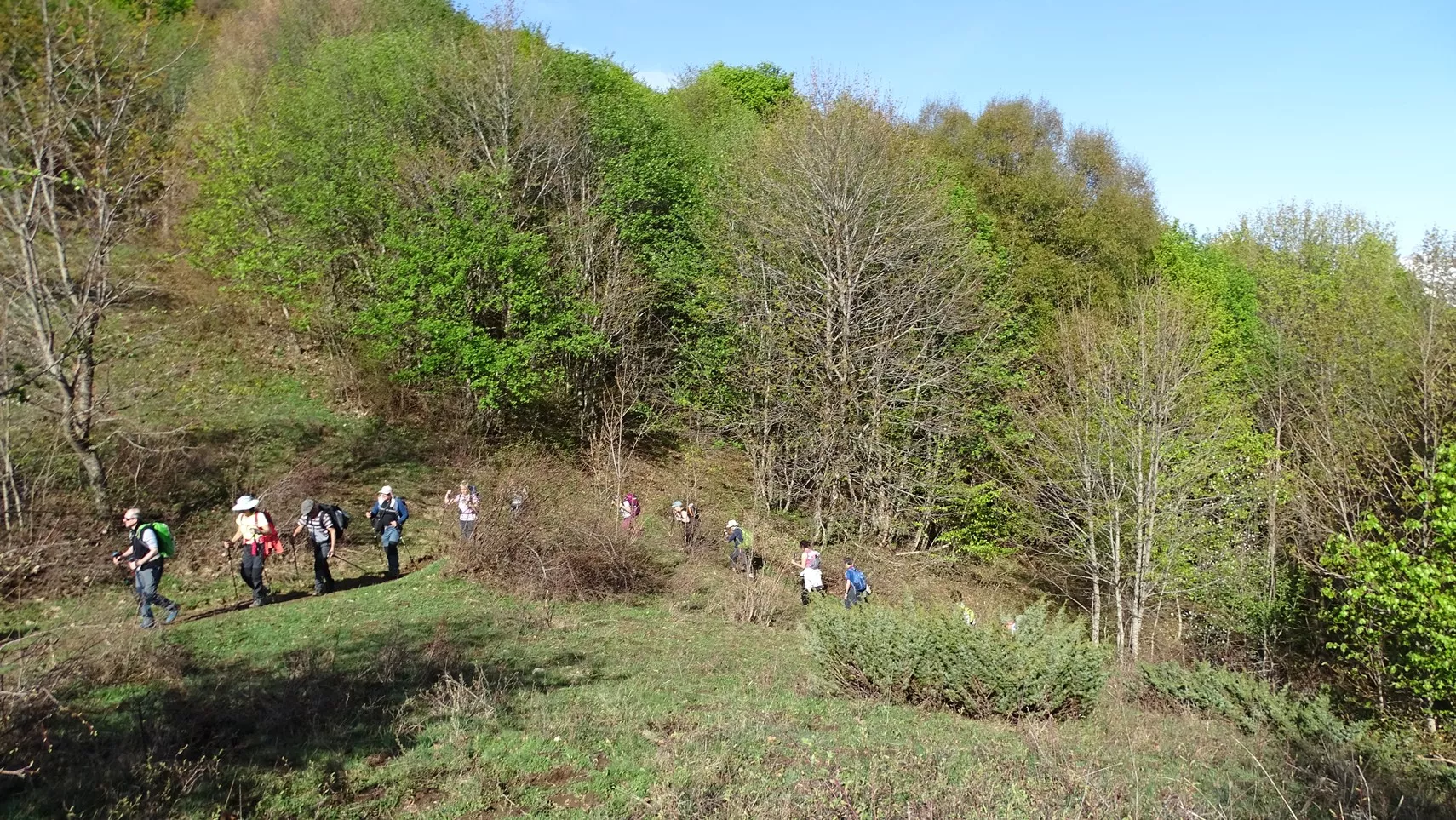 Hacia el collado. Foto Alfredo Zazo