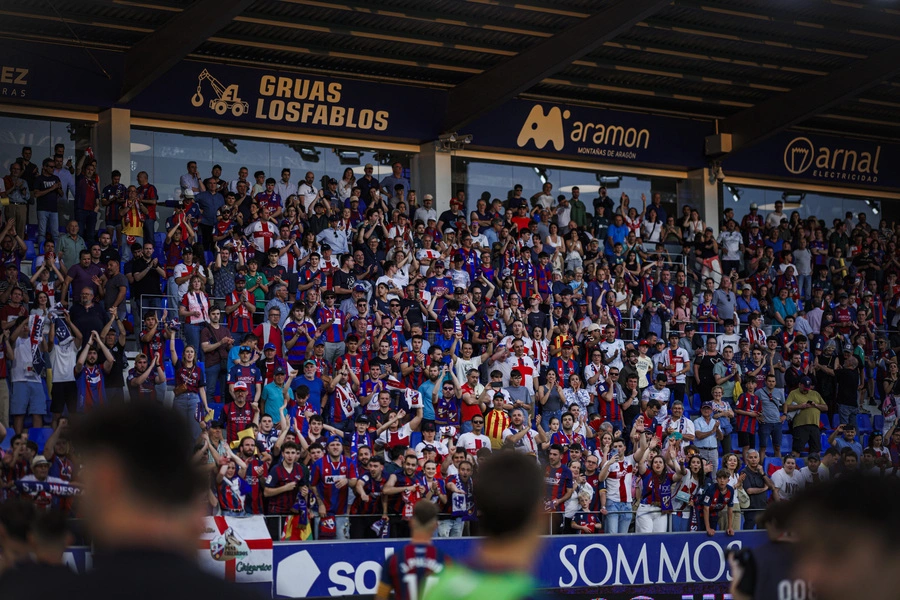 La SD Huesca agradece el calor y el arropo de su afición en el derbi