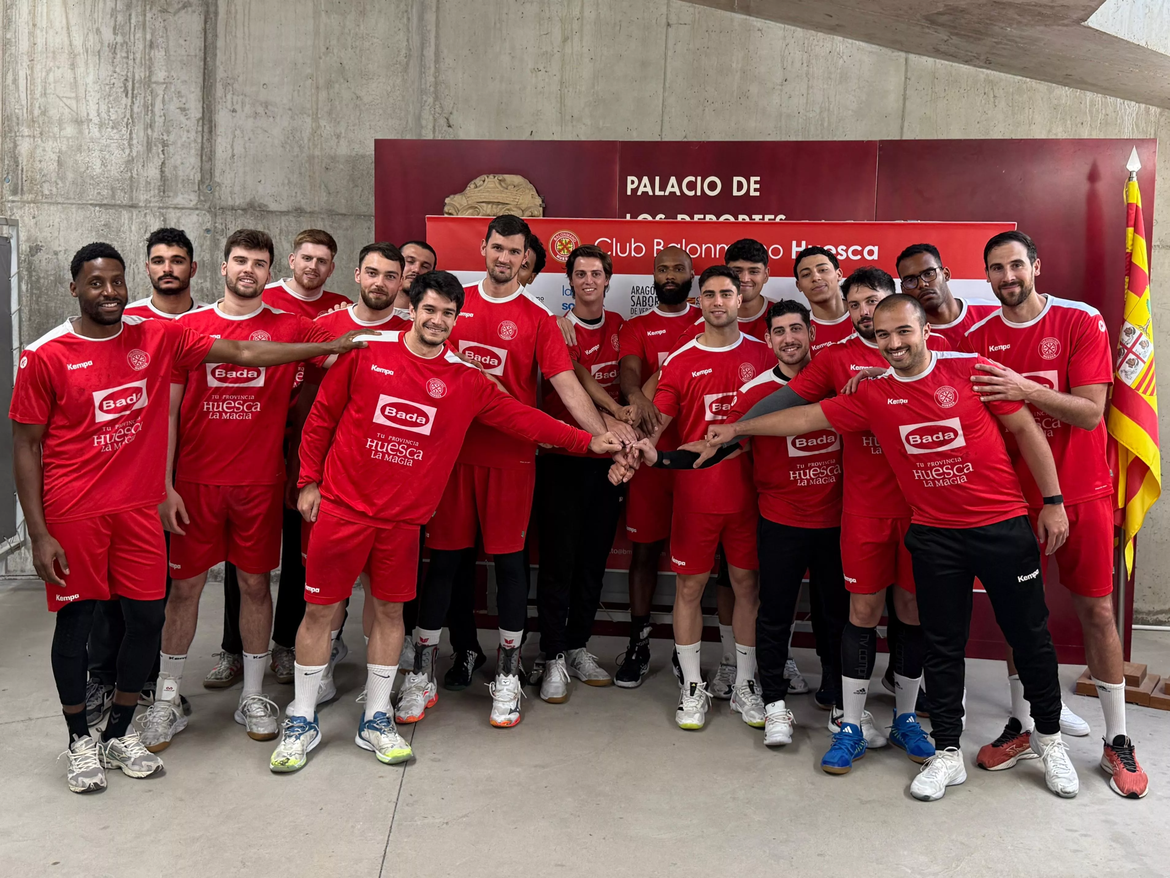 La plantilla de Bada Huesca, concienciada para el final de liga.