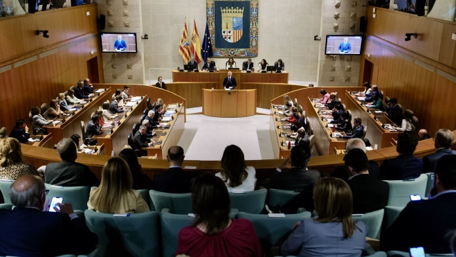 Azcón reivindica su mayoría y ofrece estabilidad para gobernar Aragón.