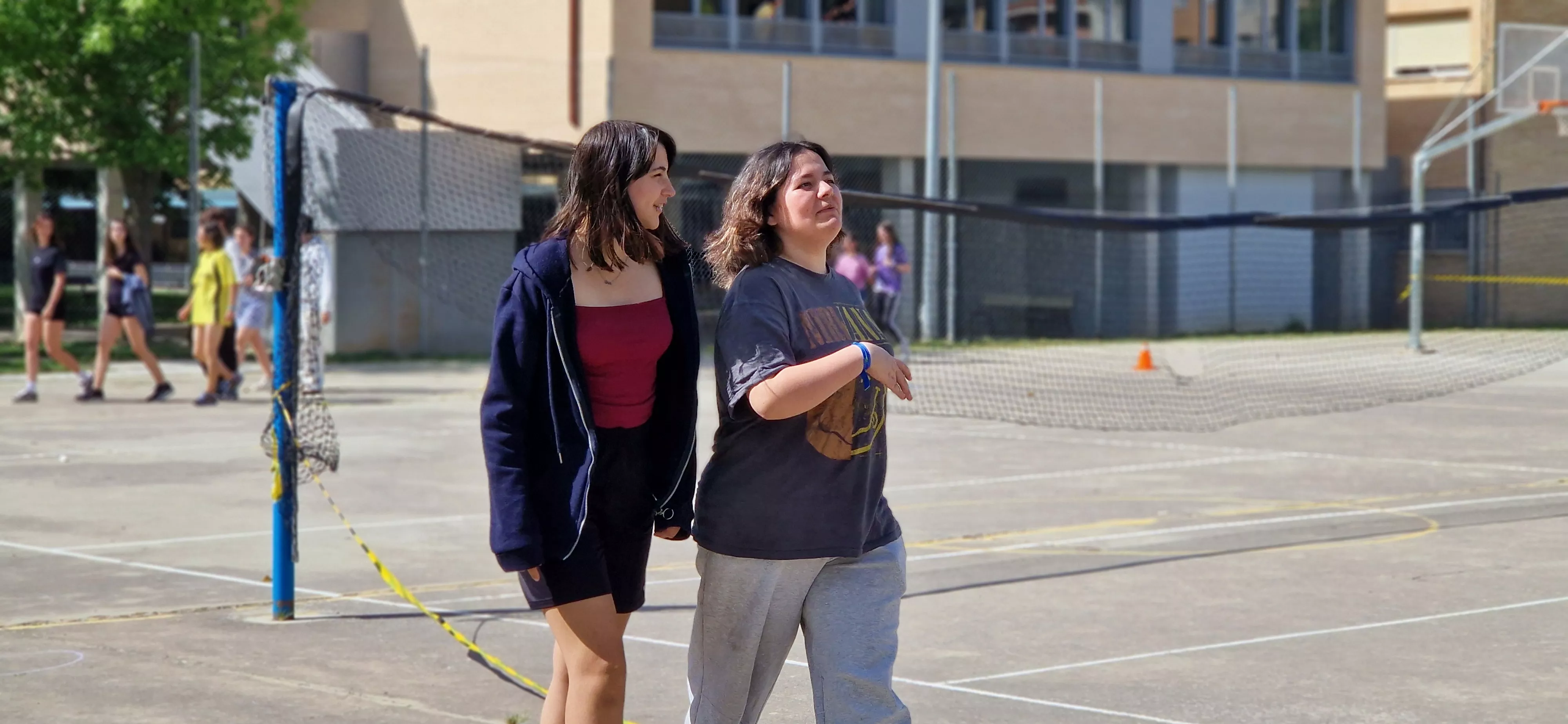Actividad realizada en el IES Lucas Mallada para visibilizar la ictiosis. Foto Myriam Martínez