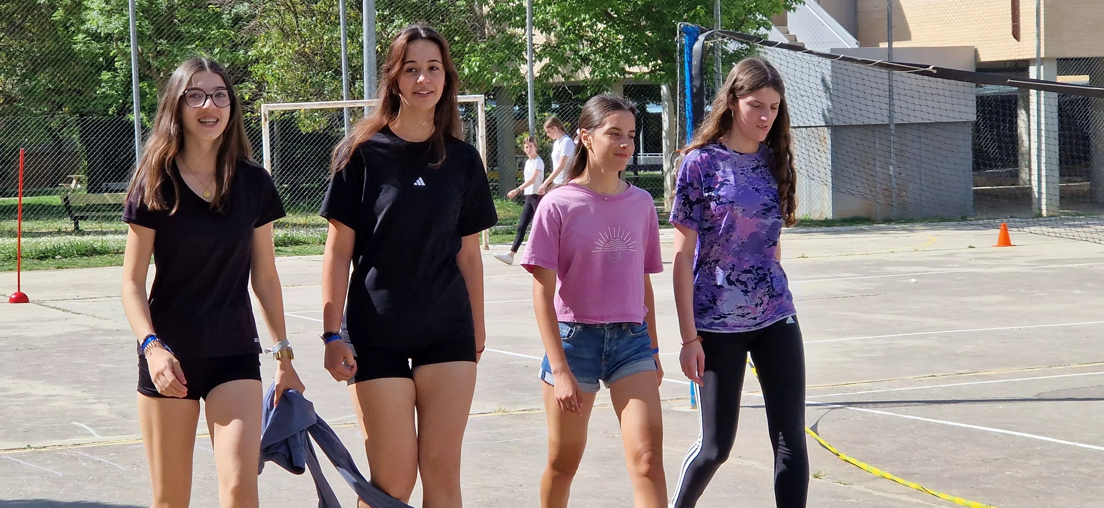 Actividad realizada en el IES Lucas Mallada para visibilizar la ictiosis. Foto Myriam Martínez