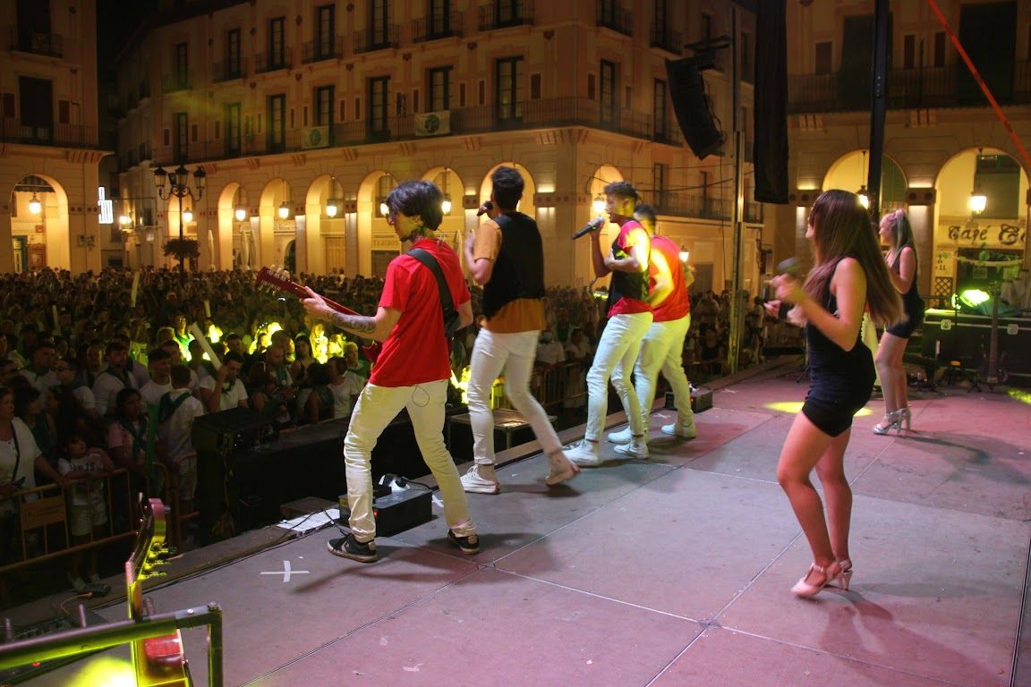 Orquesta Energy Show. Foto Carlos Neofato 