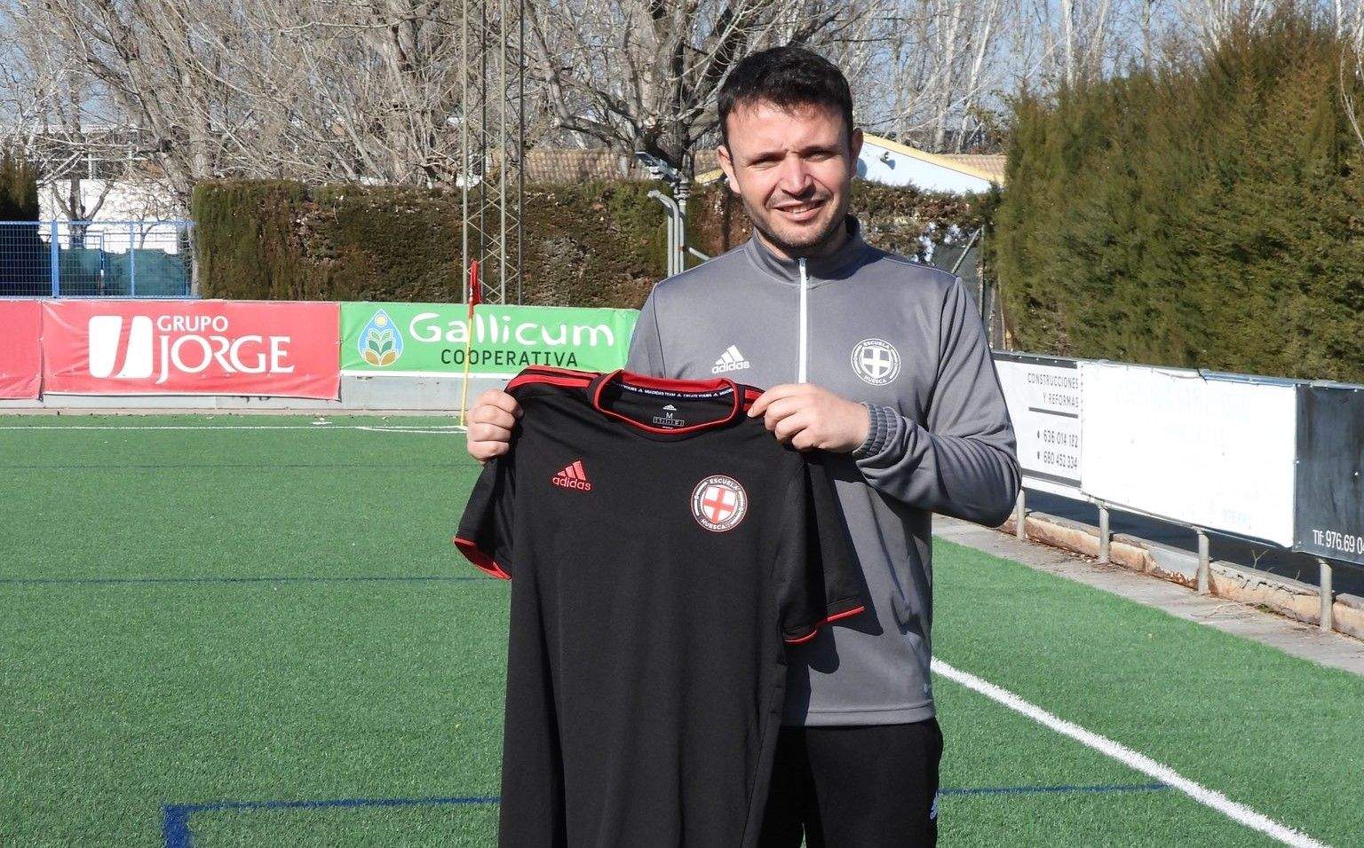 Ibón Lostal concluye su etapa en el Internacional de Huesca